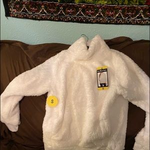 New Sherpa sweater white size S